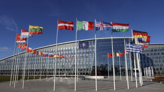 Český Senát schválil vstup Fínska a Švédsko do NATO