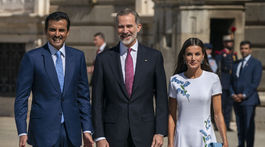 Španielsky kráľ Felipe (v strede) a jeho manželka - kráľovná Letizia
