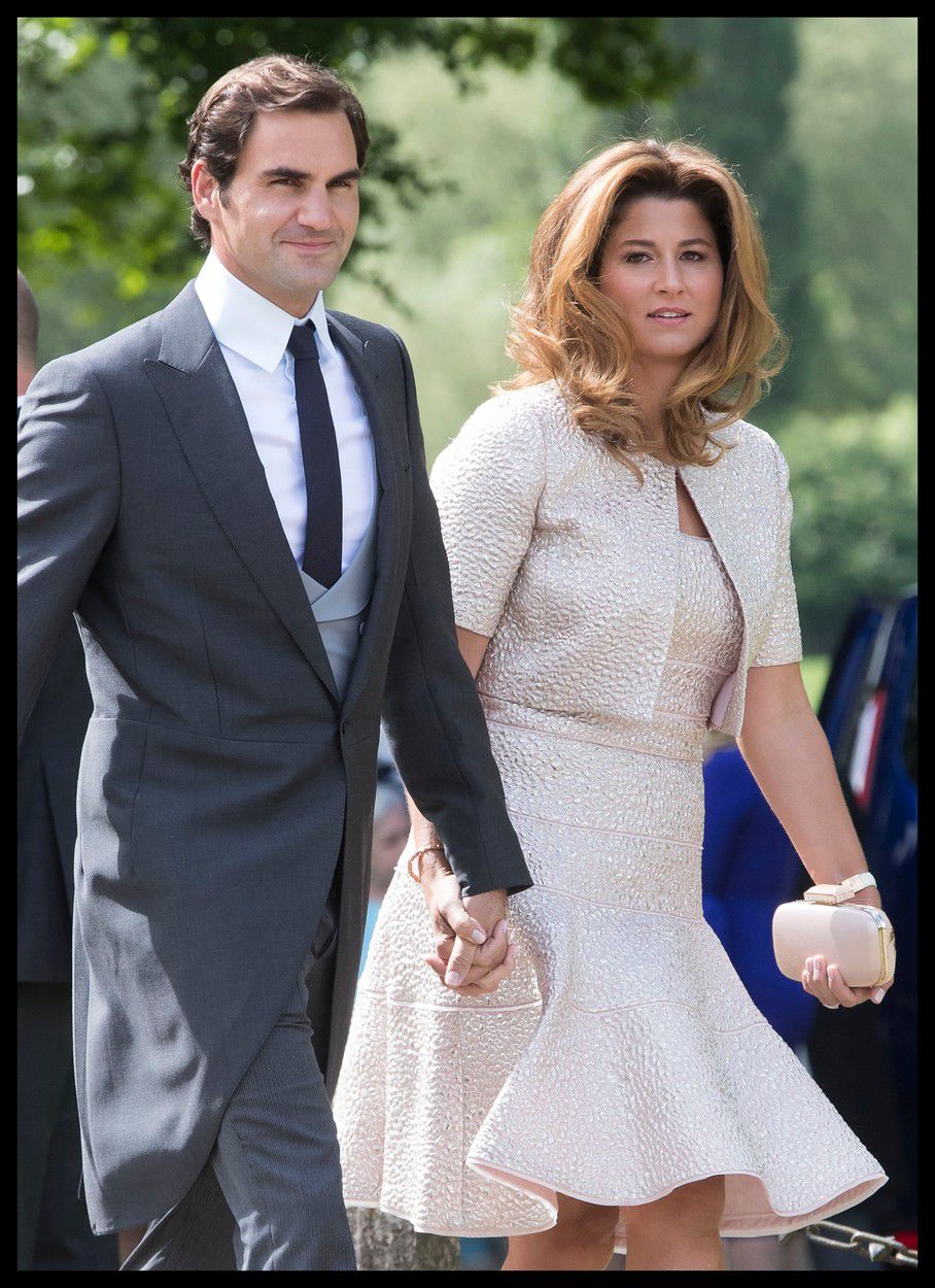 Roger a Mirka Federerovci prichádzajú na svadbu...