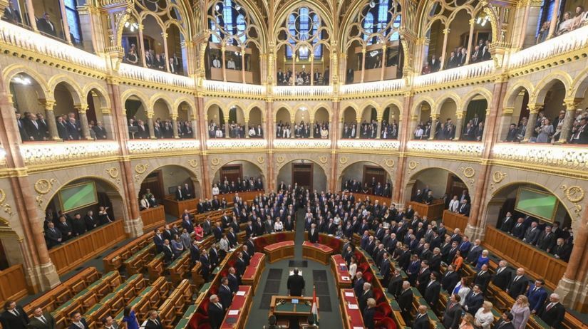 Rokovacia sála parlamentu v Budapešti, Maďarsko