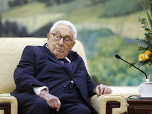 Kissinger: Ukrajina by sa mohla vzdať časti územia