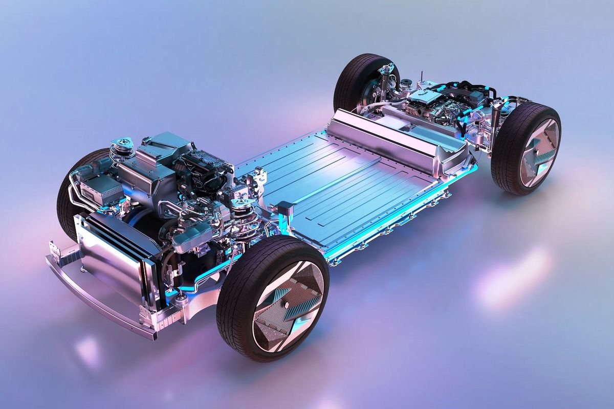 Scénic Vision poháňa zadný elektromotor s...