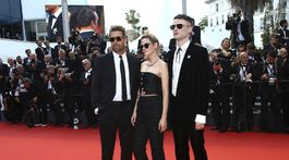Scott Speedman, herečka Kristen Stewart a herec Tom Sturridge