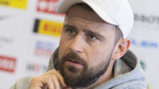 Kapitán národného tímu Tomáš Tatar na brífingu...