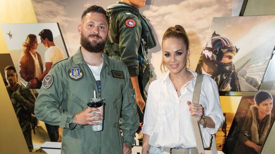 Karin Haydu na premiére filmu Top Gun: Maverick.