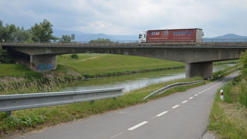 Rekonštrukcia cesty I/9 pri Trenčíne