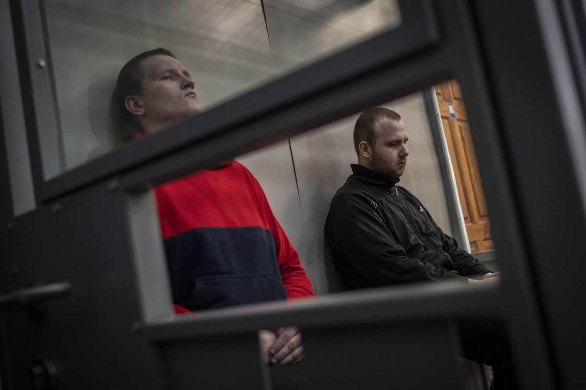 Ruskí vojaci Alexander Ivanov (vpravo) a...