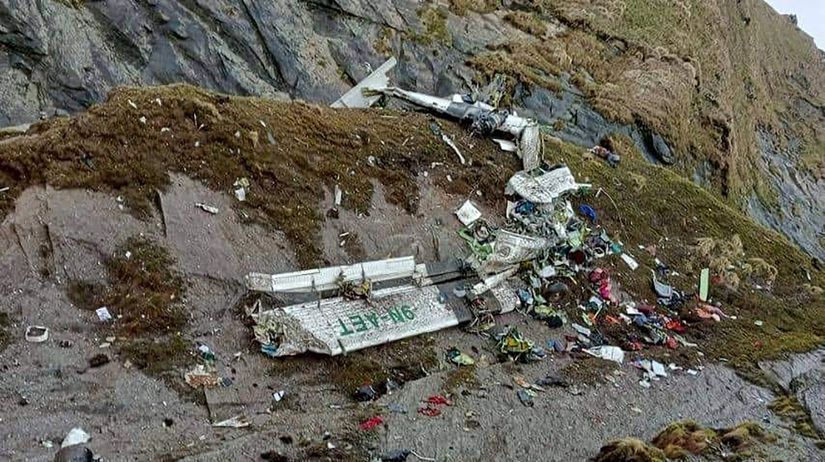 Nepál lietadlo havária trosky