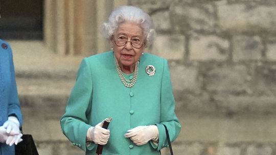 Vo štvrtok večer kráľovná prišla na slávnostnú...