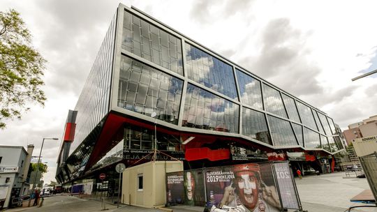 Bez ľadu a s dlhom vyše pol milióna eur.  Hokejový Slovan sa opäť topí v problémoch