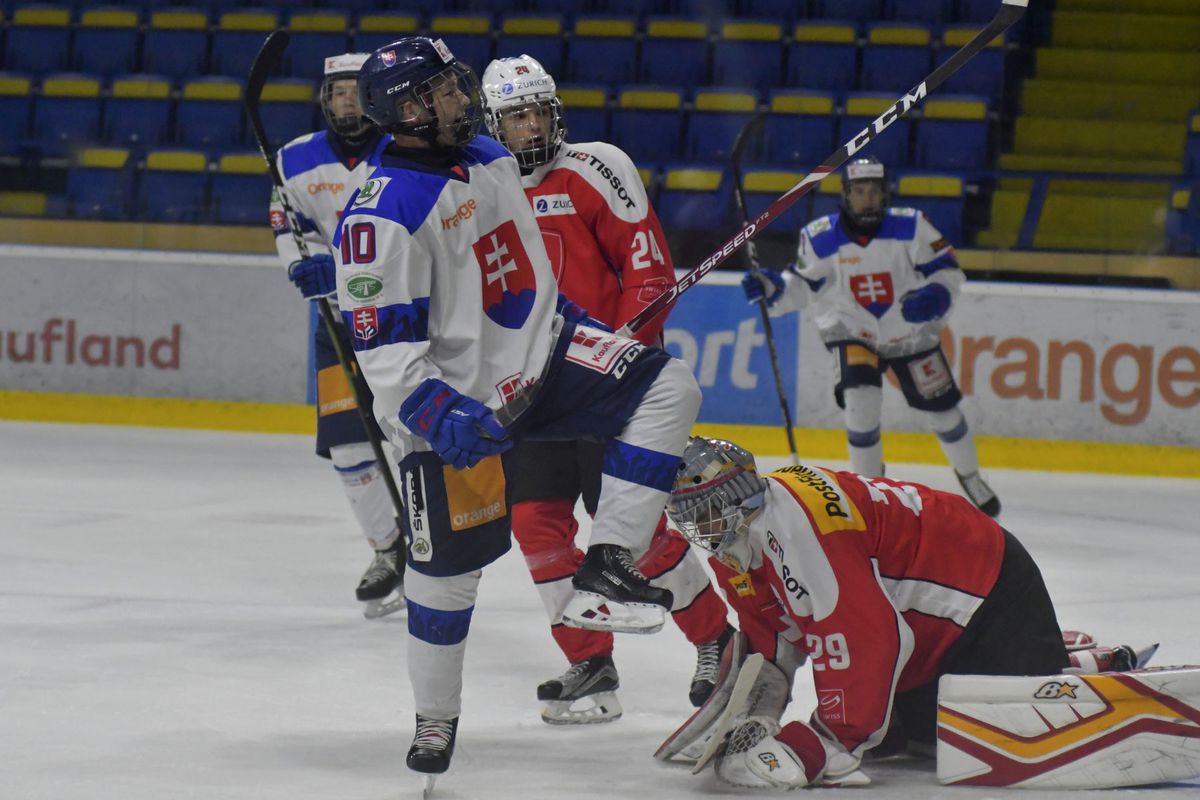 Oleksij Myklucha v drese slovenskej...