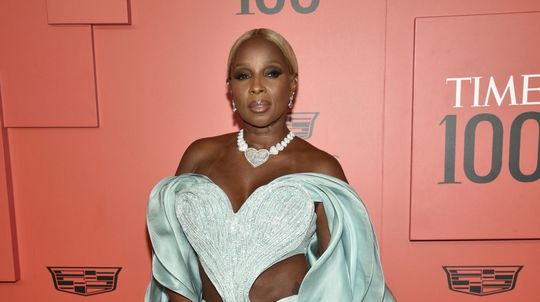 Speváčka Mary J. Blige v kreácii Guarav Gupta.