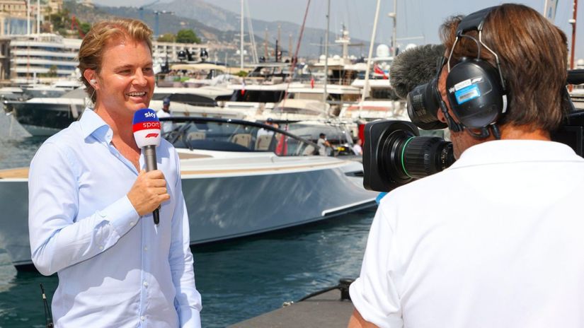 Nico Rosberg počas prenosu televízie Sky v...