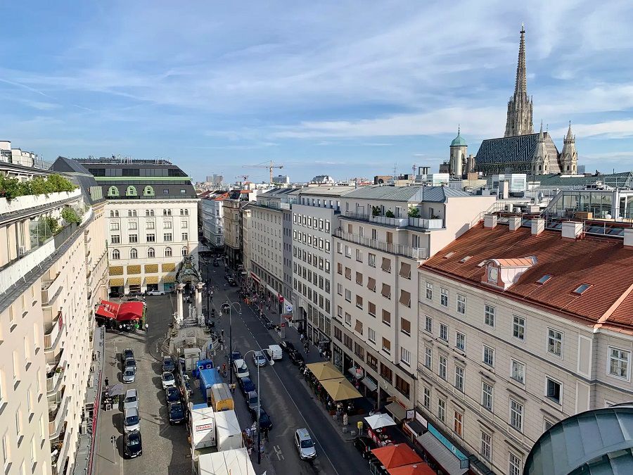 Pohlaď na Hoher Markt z baru Organics Sky Garden.