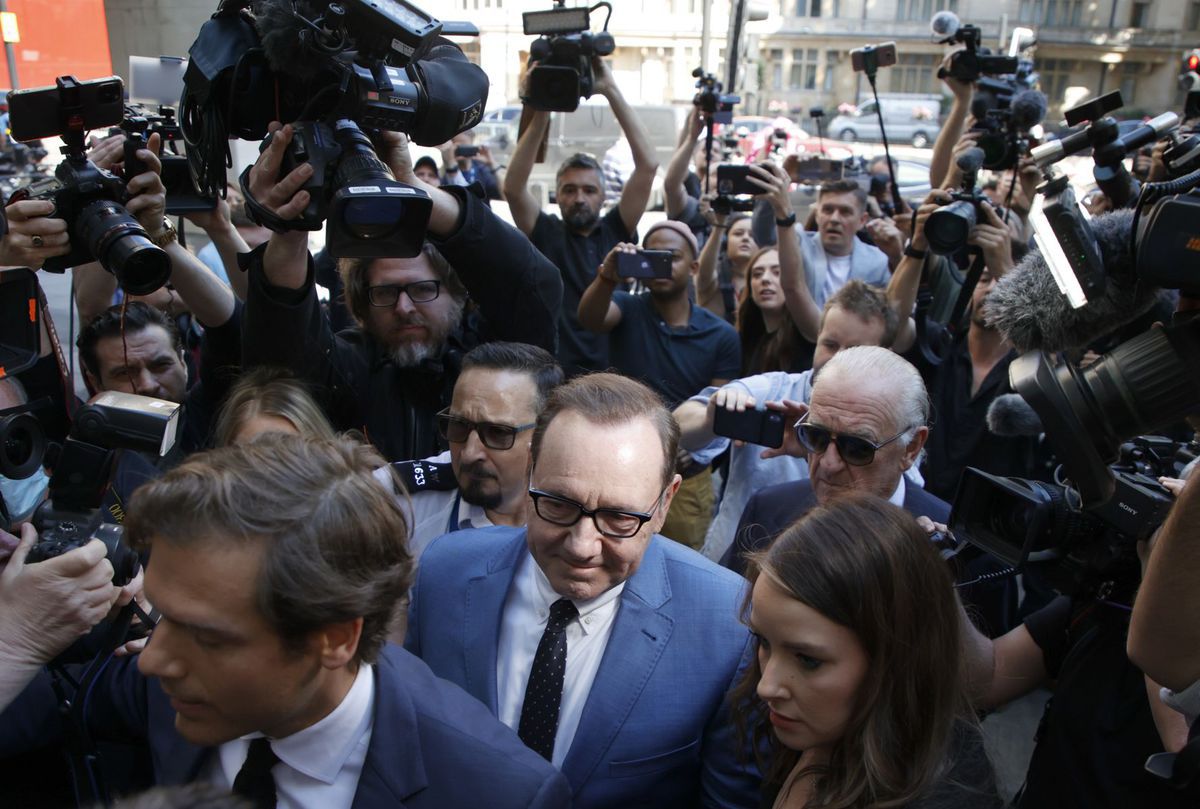 Herec Kevin Spacey prichádza na súd Westminster...