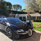 Cristiano Ronaldo so svojim Bugatti Veyron.