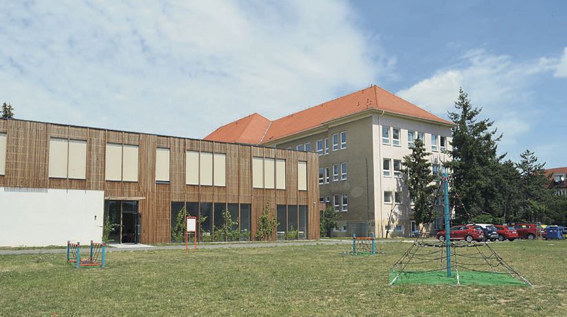 Spotení prváci. V novej modernej budove sa deti nemohli učiť