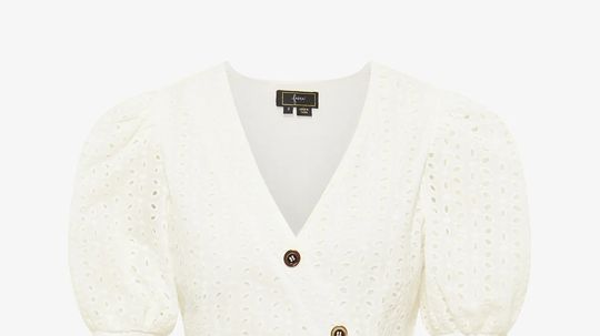 Dámske perforované šaty so šikmým zapínaním...