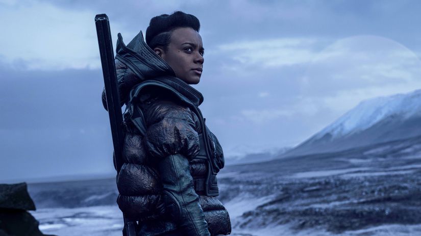 Záber z prvej série hitu Foundation od Apple TV+.