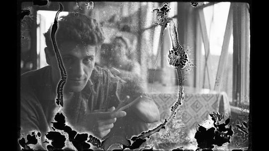 Snímka z filmu Fragile Memory.