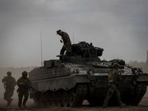 Litva / NATO / Tank / Vojak / Armáda /