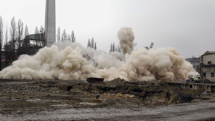 Demolácia starej budovy Kabla 25. novembra 2007...