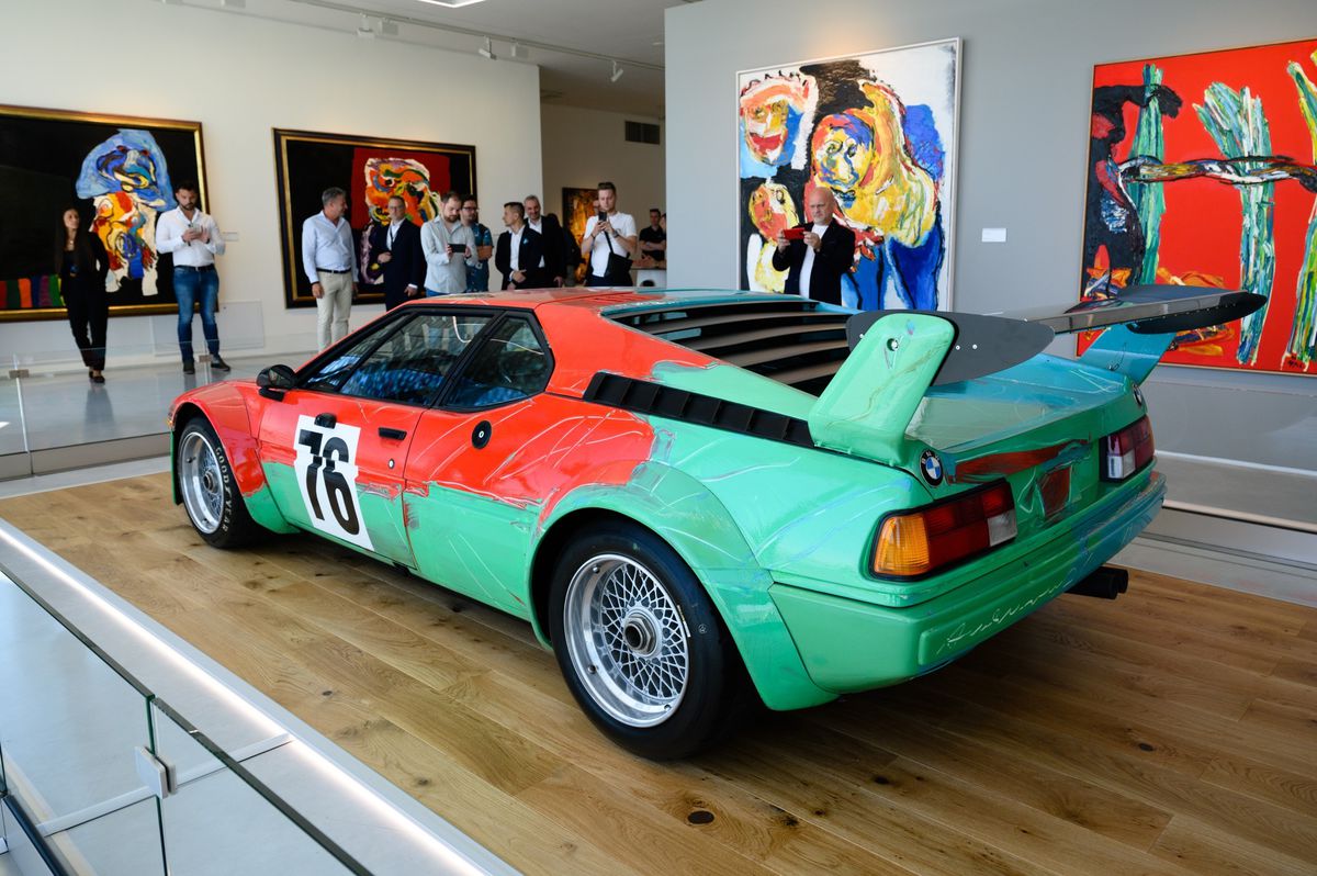 Andy Warhol premenil BMW M1 na umelecké dielo...