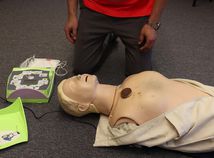 defibrilator, prvá pomoc, elektrošok, zástava srdca