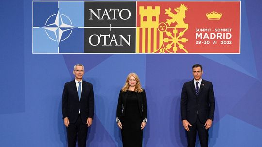 Slovenská prezidentka Zuzana Čaputová pózuje s...