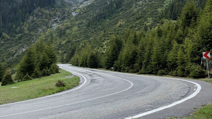 Priesmyk Transfăgărășan je pastvou pre oči....