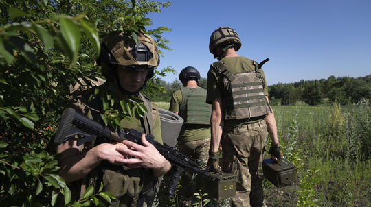 ONLINE: Kľúčové boje o Lysyčansk, Ukrajinci sa možno stiahli
