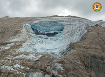 V talianskych Alpách sa uvoľnil ľadovec. Zahynulo najmenej šesť ľudí
