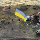 Ukrajina, Hadí ostrov, vlajka, vojna na ukrajine
