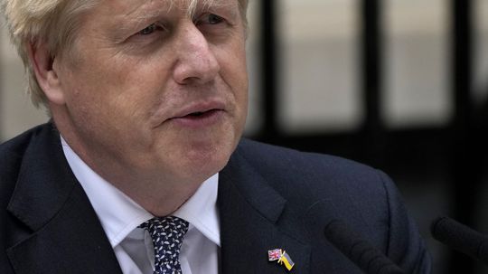 Záujem nahradiť Johnsona v čele konzervatívcov prejavilo už deväť politikov