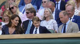 Vojvodkyňa Kate z Cambridge, jej manžel princ William a ich syn - princ George