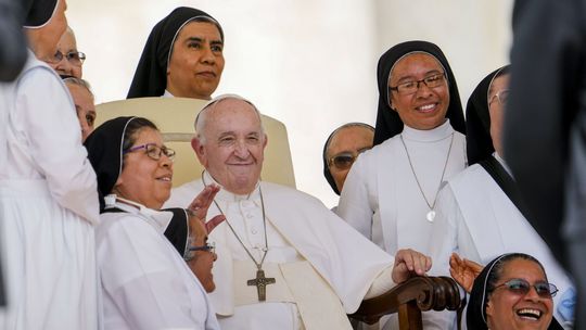 Pápež po prvýkrát vymenoval ženy do poradného výboru pre výber biskupov