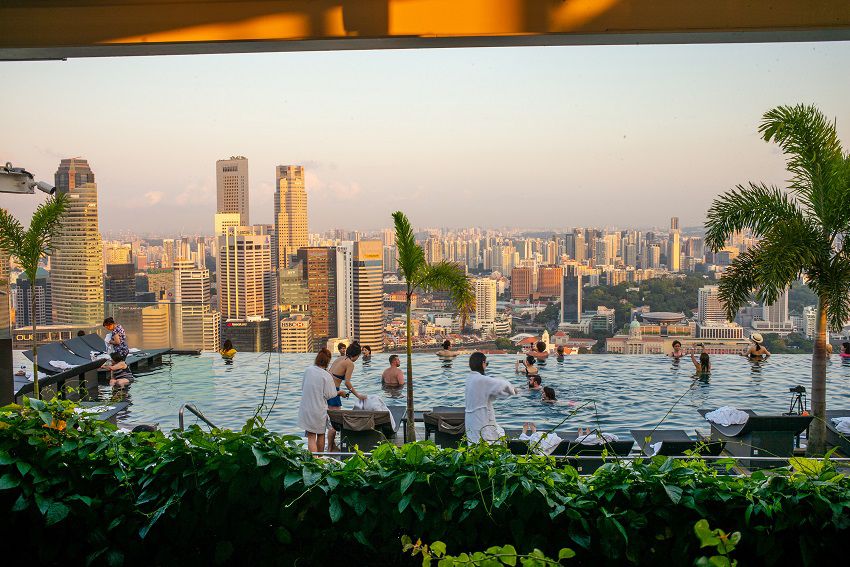 Nekonečný bazén a vyhlaď na celý Singapur.