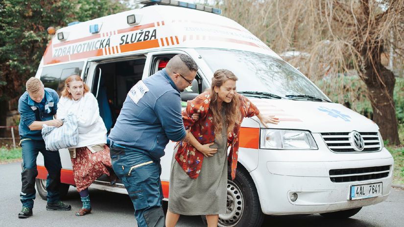 Kristína Svarinská a Eva Holubová vo filme...