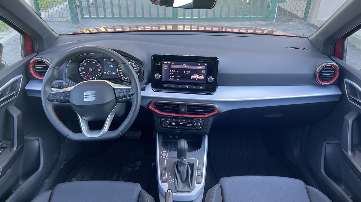 V interiéri je aj nový rýchlejší infotainment,...