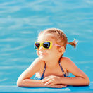 dovolenka, kúpanie, slnko, opaľovanie, slnečné okuliare, bazén, cestovanie, voda, leto,
