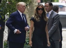 Ivana Donald Trump prichádza s manželkou Melaniou Trumpovou