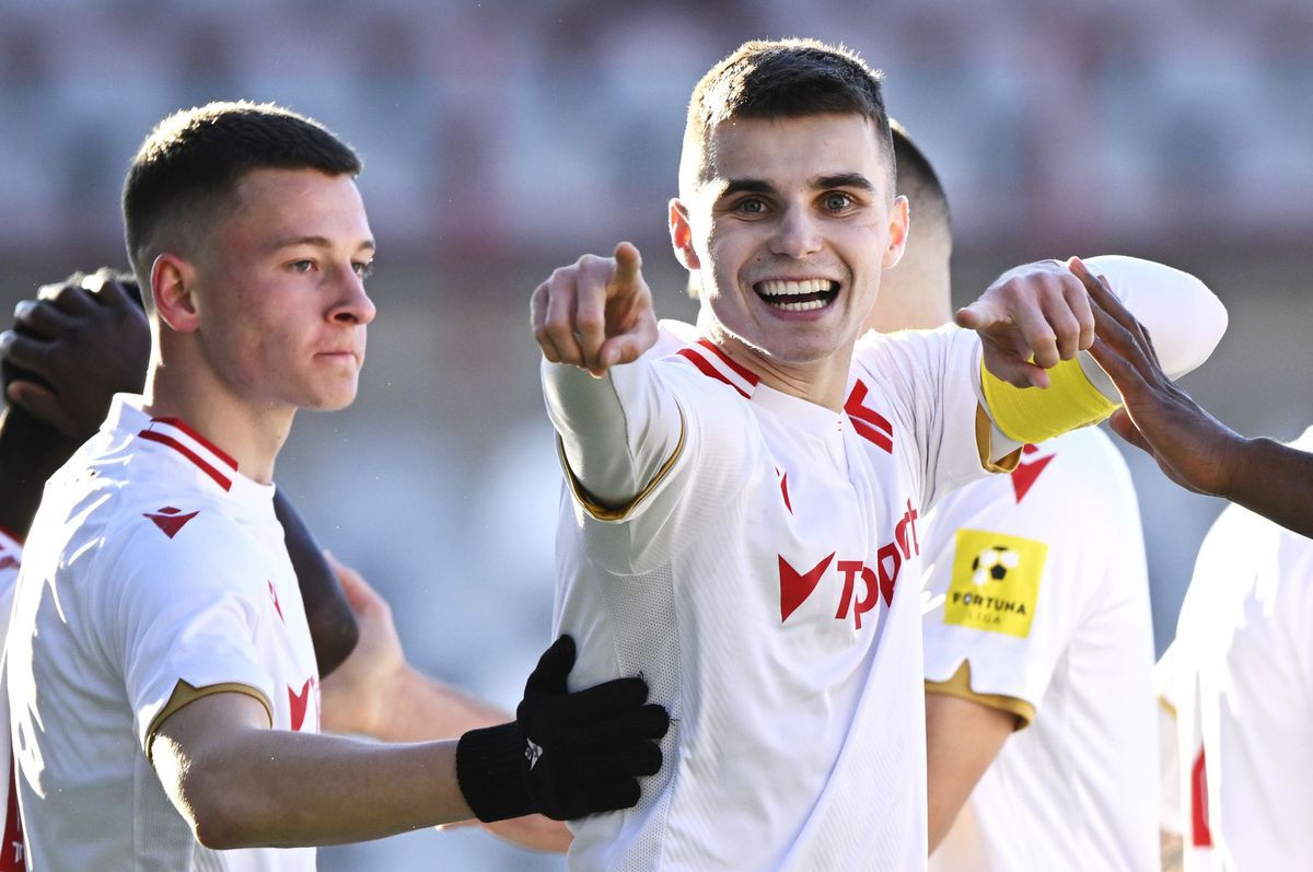 Jakub Kadák (vpravo) v drese Trenčína.