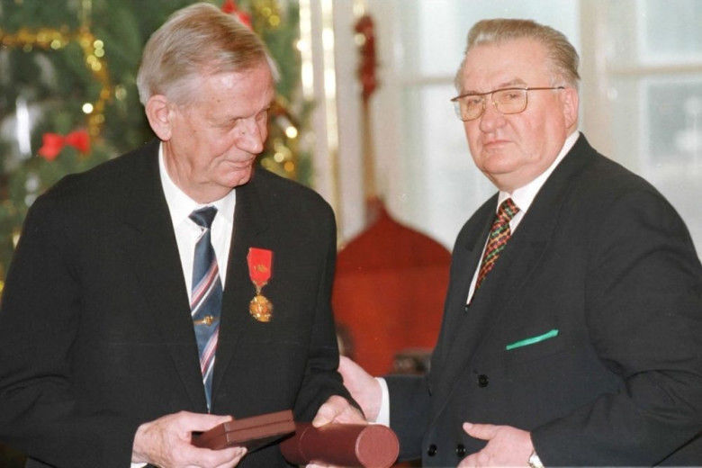 Po prevzatí Pribinovho kríža I. triedy v roku...