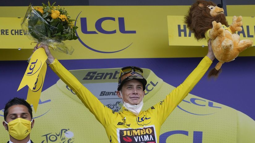 Jonas Vingegaard sa narodil v decembri 1996 a...