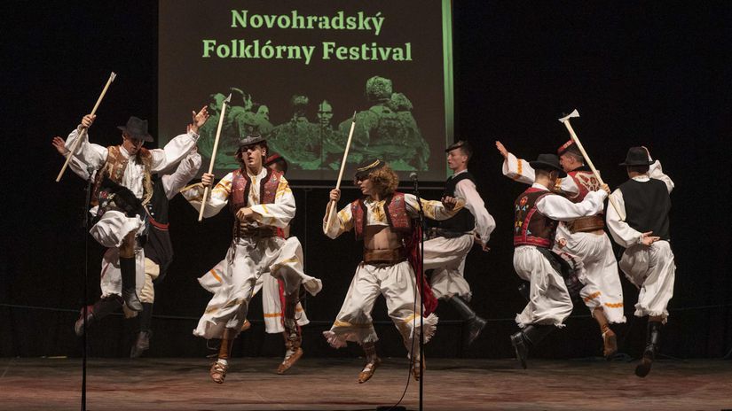 novohradsky folklorny festival