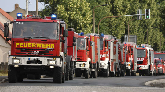 Pri požiari obytného domu vo Viedni sa zranilo 10 ľudí vrátane detí