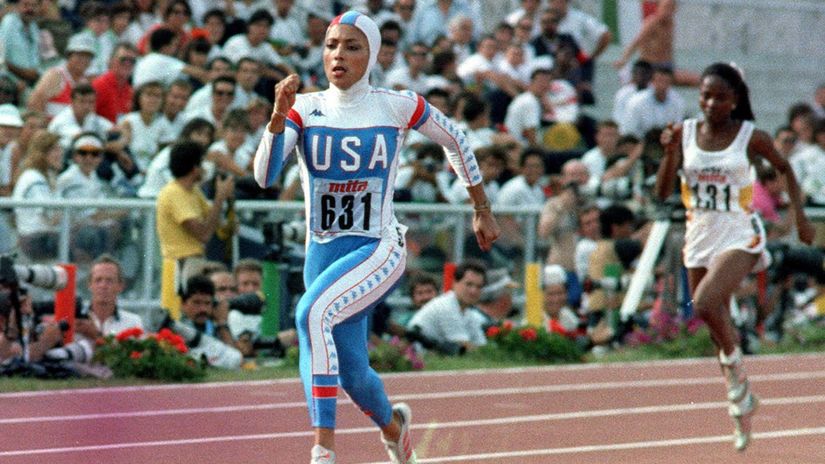 10. Florence Griffithová-Joynerová - beh na 100...