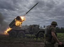 Ukrajina s protiútokom vyčkáva, Rusi sa obracajú na Severnú Kóreu. Smeruje svet do veľkej vojny?