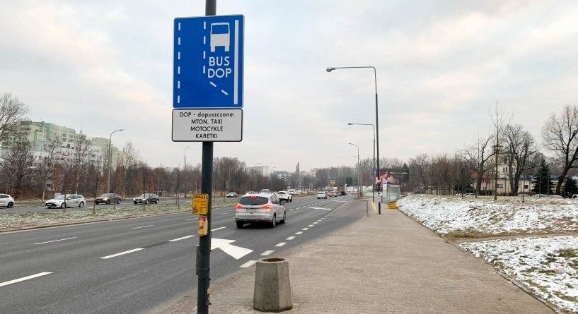 Vyhradené jazdné pruhy s označením DOP sú v...