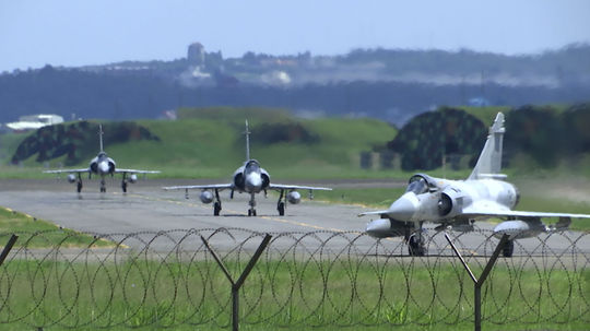 Dusno v Ázii. Čína simulovala útok na ostrov, Taiwan varoval drony svetlicami